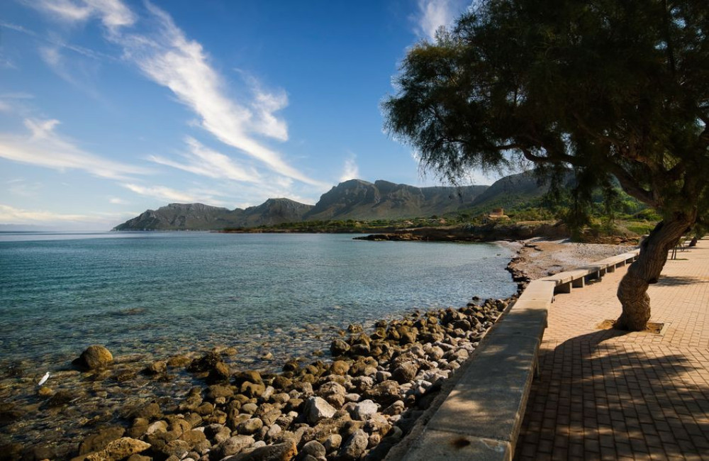 Cala Ratjada winkels: wat je vindt langs de boulevard, op de markt en in het centrum