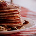 Waarom schrijf je pannenkoek en geen pannekoek?
