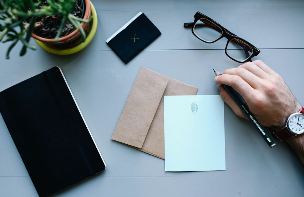 Welke aanhef gebruik je bij een sollicitatiebrief zonder naam van de recruiter