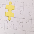 Wat is het verschil tussen een raadsel en een cryptogram?