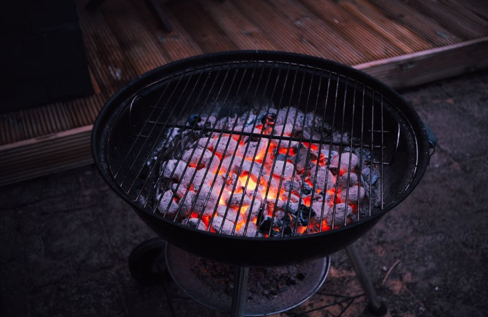 Is het 'barbecueën' of 'barbecuen'? Zo schrijf je het volgens de Taalunie