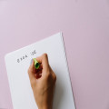 Is het schrijfen of schrijven? Wij leggen het verschil uit
